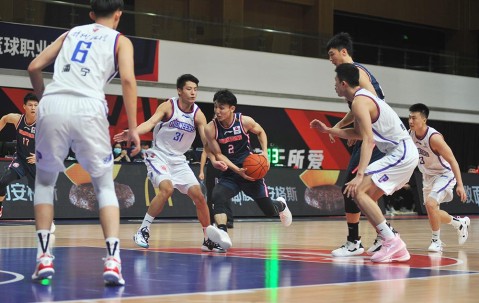 ayx体育app官方网址-广东宏远发布备战花絮，冲刺阶段状态回暖，足总杯任务艰巨，高层口径保持一致的简单介绍