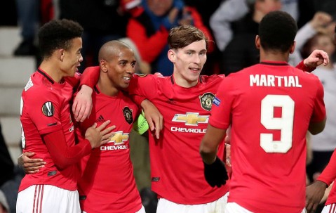 ayx体育app官方网址-武汉三镇训练开放日，冲刺阶段豪取连胜引欢呼，欧联在即，赛程密集仍需轮换的简单介绍