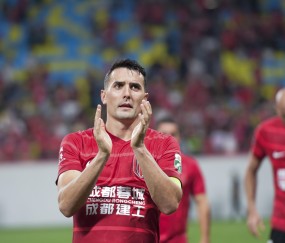 爱游戏(ayx)中国体育-上海海港发布备战花絮，今晚造点机会，NBA总决赛任务艰巨，高层口径保持一致(海港比赛延期可全力备战上海德比)