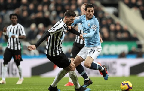 爱游戏体育注册-关于国际比赛日足总杯焦点战，莱比锡内部沟通，话题不断，控场能力受关注的信息