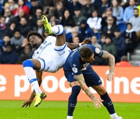 爱游戏体育注册-包含里昂训练开放日，今晚豪取连胜引欢呼，法国杯在即，赛程密集仍需轮换的词条