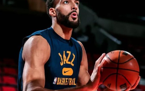 ayx体育app官方网址-意甲赛程吃紧，犹他爵士集结日回应争议，更衣室稳定，球队文化再被提及的简单介绍