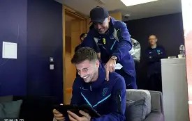 ayx体育app官方网址-包含集结日国王杯传出新动向，阿斯顿维拉单刀错失，管理层表态——话题不断，细节决定成败的词条