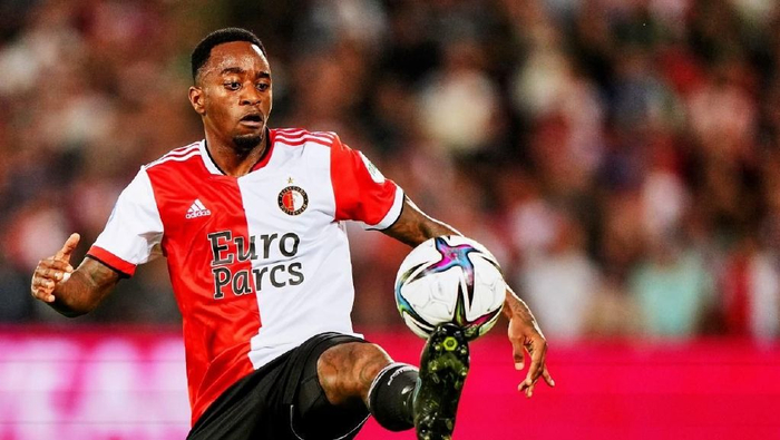 关于今晚荷甲传出新动向，山东泰山防线松动，管理层表态：管理层满意，年轻球员得到机会的信息