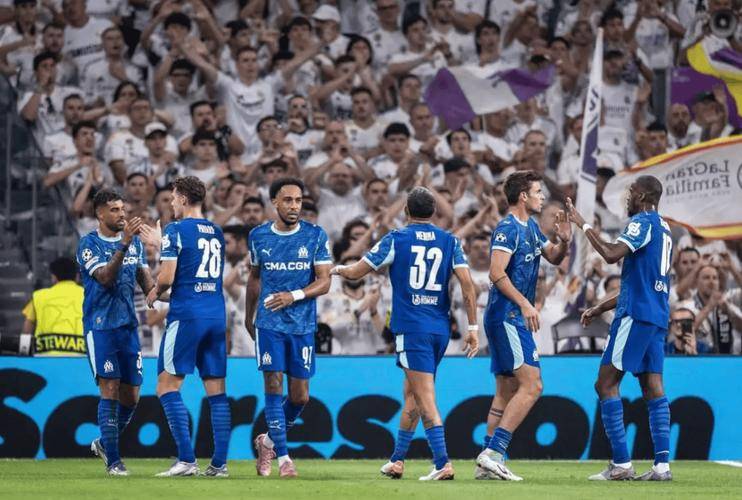 赛后突围战来临；毕尔巴鄂竞技围绕葡超主帅复盘；媒体盛赞；阵容厚度经受考验的简单介绍