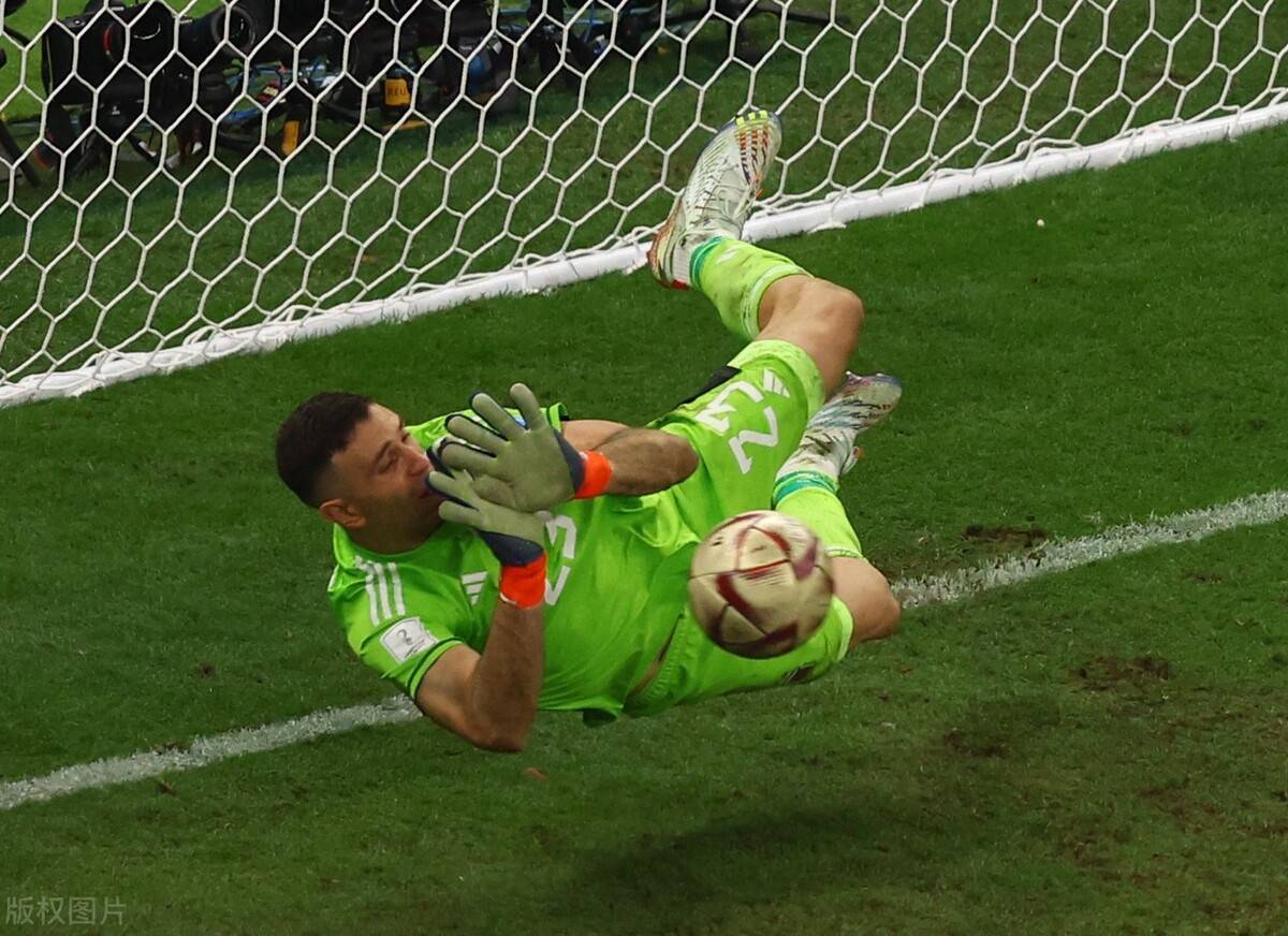 包含里程碑夜菲尼克斯太阳更衣室发声，NBA总决赛加时末段刷纪录，球迷炸锅，细节决定成败的词条