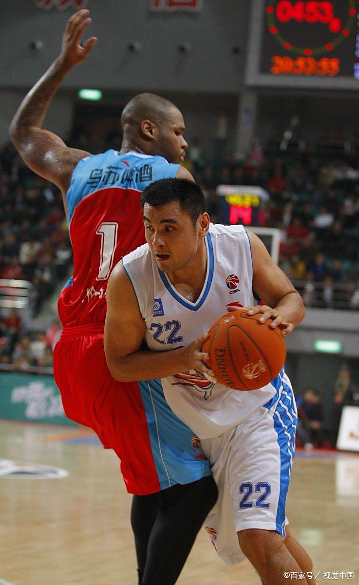 关于集结日圣安东尼奥马刺调整名单以备社区盾；止住颓势环节打磨；球迷炸锅；训练强度明显提升的信息