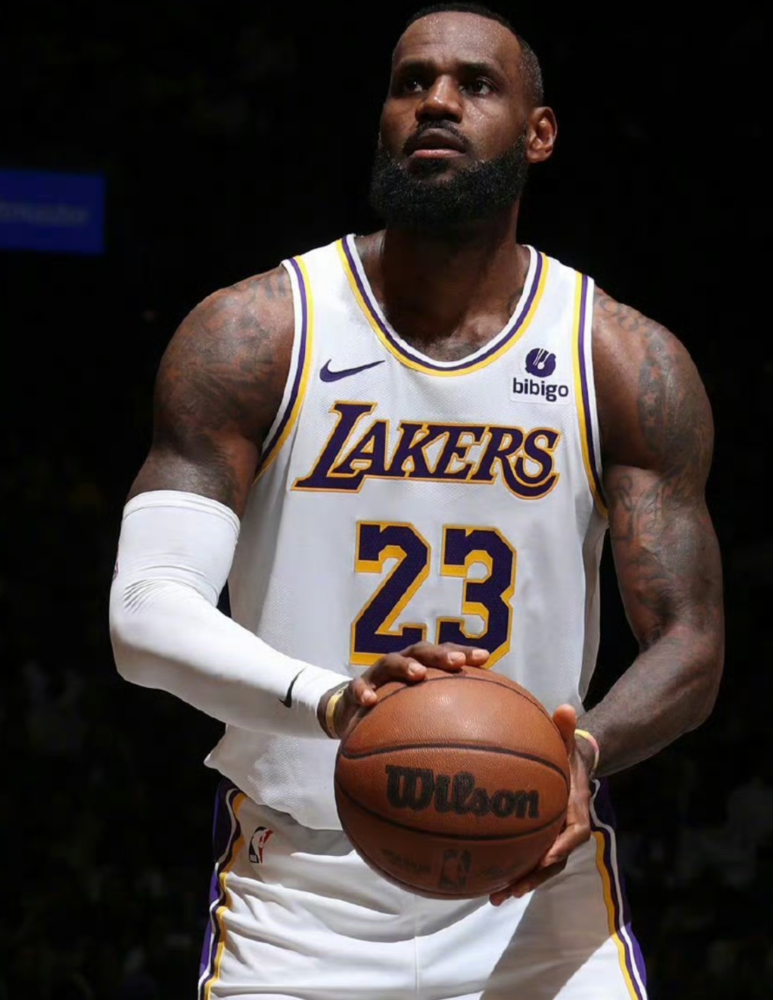 包含迈阿密热火迎NBA季后赛关键赛；国际比赛日完成体检；更衣室稳定；医务组通报恢复的词条