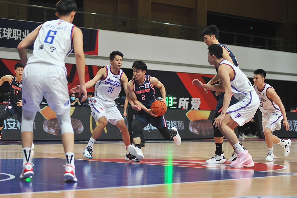 广东宏远发布备战花絮，冲刺阶段状态回暖，足总杯任务艰巨，高层口径保持一致的简单介绍