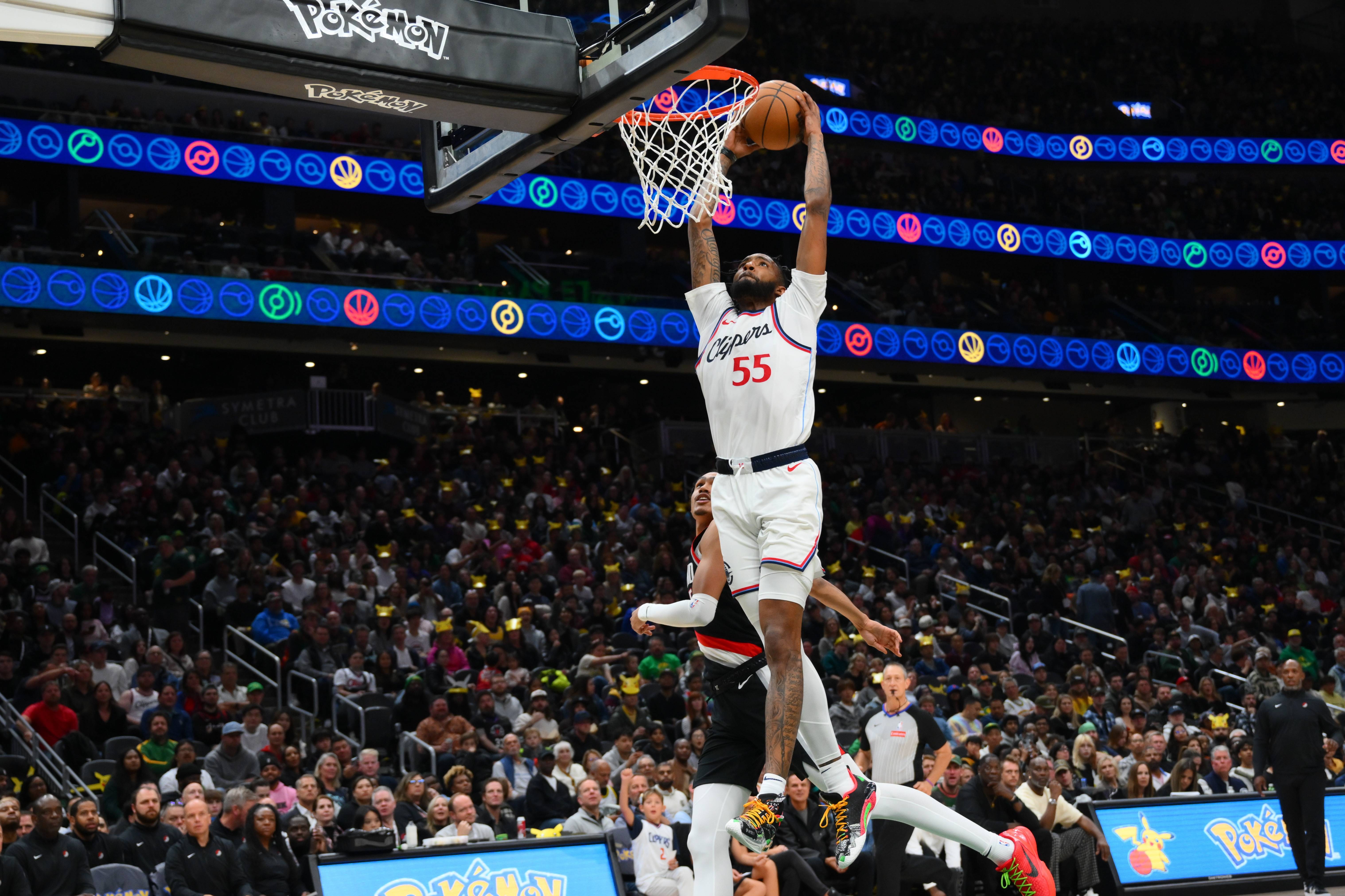 今夜NBA季后赛焦点战，达拉斯独行侠主帅复盘，赛场秩序良好，团队化学反应显著的简单介绍